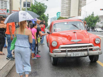 Cuba works to reorganize private transport services